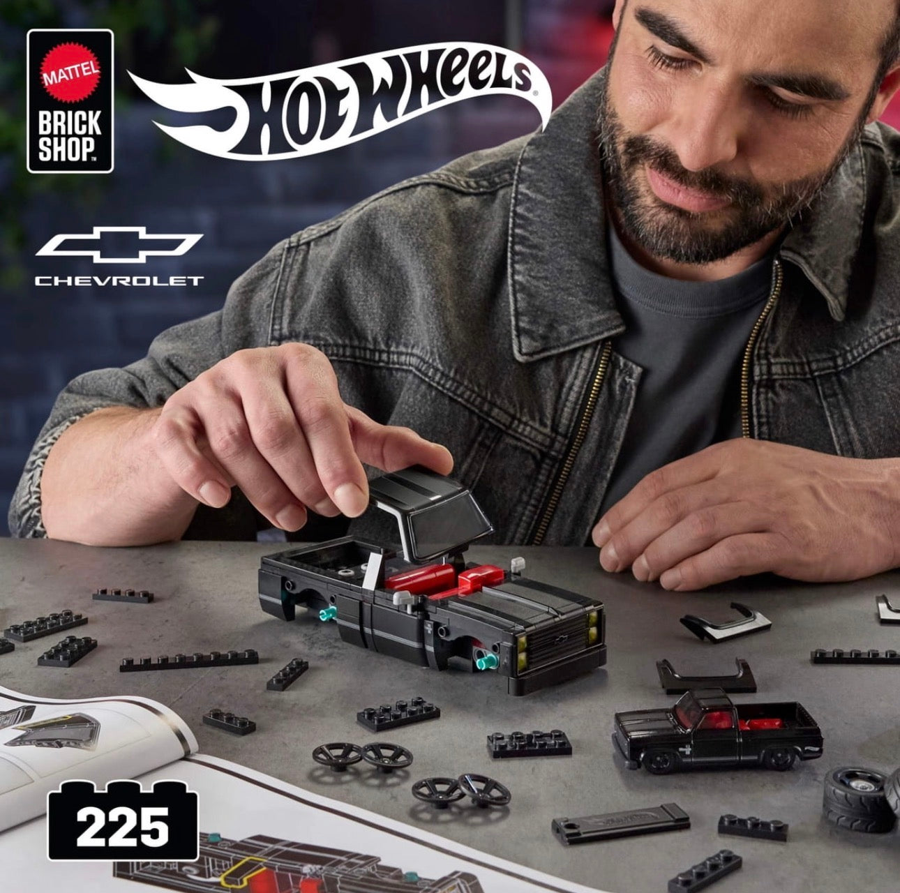 Mattel Brick Shop Hot Wheels 1983 Chevy Silverado Squarebody Building Set – 225 Pieces, 1:32 Scale + Exclusive 1:64 Metal Car