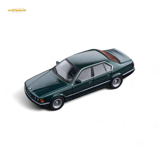 DCM BMW E32 7-Series Sedan Oxford Metallic Green 1:64